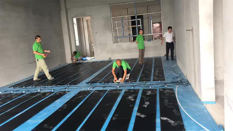 石墨烯封装电热膜地暖.jpg 石墨烯封装电热膜地暖.jpg